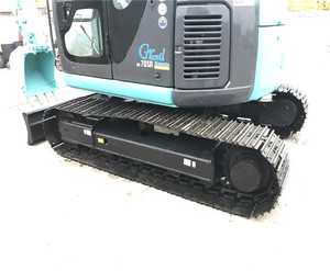 Excavatrice sur chenilles Kobelco SK70 d'occasion, modèle 2018, puissance 45 kW, capacité de la benne 0,3 m³, poids opérationnel 7 tonnes, moteur, pompe, boîte de vitesses - Product Image 6