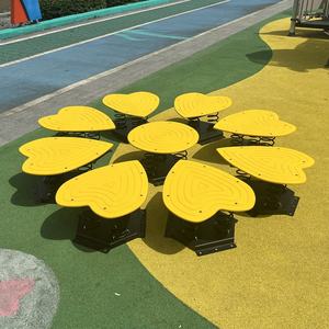 Ensemble d'équipement de terrain de jeu pour enfants <span class=keywords><strong>Jeux</strong></span> de jardin en plein air Équipement d'entraînement d'équilibre pour enfants Pile de fleurs de prunier personnalisable - Product Image 5