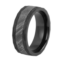 Bague pour homme en zirconium noir de 8 mm, bande plate avec milgrain inversé et incrustation de météorite Muonionalusta authentique