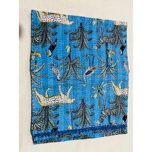 Colcha de algodón Kantha estampada a mano con diseños textiles artesanales y capas suaves para un sueño confortable - Product Image 6