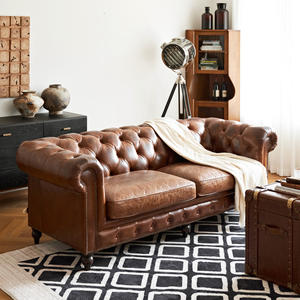 عطلات شسترفيلد عصرية من الجلد الطبيعي وحدات مقطعية من ثلاثة مواقف خشب صلب مستلق - Product Image 1