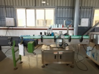 Machine de remplissage, de bouchage et d'étiquetage automatique à servo-moteur haute efficacité, anti-corrosion, pour bouteilles en plastique/verre