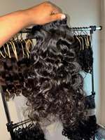 Paquete de cabello humano virgen indio natural sin procesar, rizado y ondulado, de una sola capa, con cutícula alineada, estilo birmano, para venta al por mayor