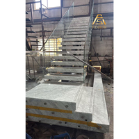 Escalier en acier préfabriqué en tube carré de l'usine de Foshan, marches en bois massif pour la rénovation de maisons résidentielles
