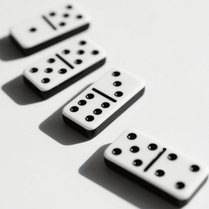 Dominos personnalisés en acrylique noir et blanc, jeu de dominos double 6 9 avec différentes tailles de modèles, blocs de dominos pour jeux de table - Product Image 2