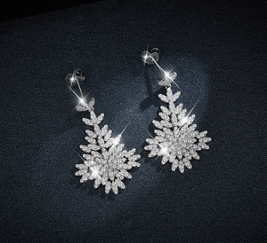 Boucles d'oreilles pendantes en argent sterling et moissanite pour femmes - Product Image 2