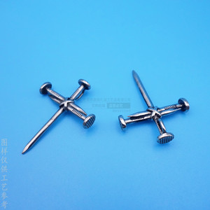 Pendentif créatif en forme de clou en acier, collier géométrique à thème argent antique, breloque pour usage quotidien - Product Image 3