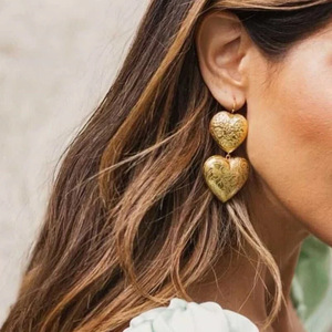 Pendientes de Acero Inoxidable Dorado con Textura de Corazón y Flor, Estilo Retro Francés, Joyería de Regalo - Product Image 4