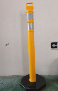 Poteaux de signalisation de sécurité en caoutchouc avec colliers réfléchissants pour la construction et la circulation - Product Image 4