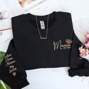 Sudadera personalizada Strawberry Mama con capucha bordada patrón 3D tejido perfecto regalo del Día de la madre para mamá para invierno otoño - Product Image 4