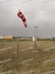AH-HP/W-1 Içten Aydınlatmalı Heliport Rüzgar Konisi ile projektör Içinde - Product Image 3