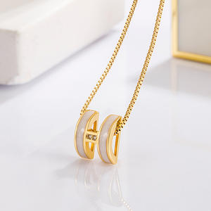 Collar con Colgante de Letra H Moderno y Elegante con Cadena de Eslabones Chapada en Oro de 18K para Mujer, Diseño de Lujo Ligero, para Uso Diario, Fiestas, Regalo - Product Image 3