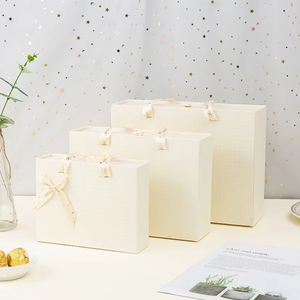 Boîte cadeau portable à tiroir coulissant en papier avec texture gaufrée, boîte rigide pour emballage de cadeaux de mariage, d'anniversaire ou de Saint-Valentin - Product Image 5