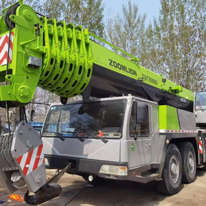 Grue tout-terrain Zoomlion 220 tonnes d'occasion, modèle certifié 2021, avec hauteur de levage et système de puissance complet - Product Image 1