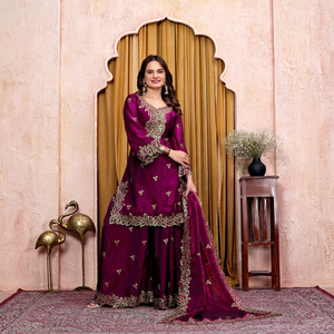Robe Anarkali en soie violette avec broderie dorée pour femme, tenue traditionnelle indienne et pakistanaise pour mariage, longueur ras du sol, coupe classique - Product Image 1