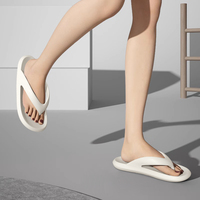 Tongs personnalisées blanches à bout ouvert de haute qualité 2025 pour hommes et femmes, été, avec logo personnalisé, légères en EVA