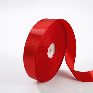 Commercio all'ingrosso della fabbrica nastro di raso in poliestere 100% rotolo faccia singola 3.8cm di larghezza in rosso per l'avvolgimento di natale tutte le dimensioni disponibili - Product Image 2