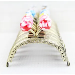 Cornice portamonete ad arco con testa di <span class=keywords><strong>perline</strong></span> di caramelle 8.5cm multicolore - Product Image 1