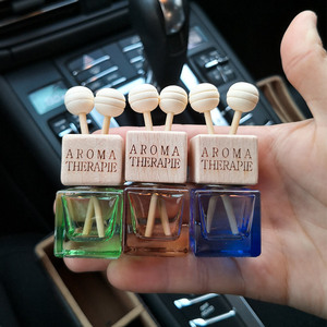 Botol Parfum Aroma Terapi Mobil Kaca Persegi Kosong dengan Klip Ventilasi dan Tutup Sekrup - Product Image 4