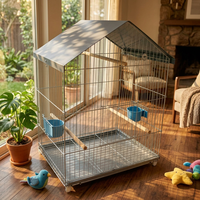 Kit de cage à oiseaux multifonctionnelle à toit incliné, perchoirs en acier inoxydable, plateau coulissant facile à nettoyer, conception durable et sécurisée pour l'intérieur/l'extérieur