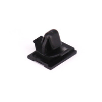 Clips de fixation de voiture flexibles et écologiques en gros Clips de câble de fixation automobile ignifuges dans un sac en plastique ou un carton pratique