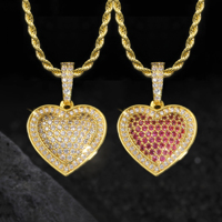 Collier Hip Hop de haute qualité avec pendentif cœur double couche plaqué or et zircons cubiques blancs et roses, disponible pour la vente en gros