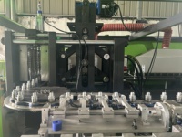 4 cavidades 5000bph Máquina automática de soplado de PET Máquina de soplado de botellas