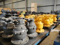 Motore Idraulico di Rotazione FSM44A 43.3cc/giro 1244rpm per Escavatori da 7-8 Tonnellate