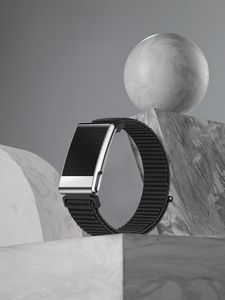 Montre connectée de santé MF90 carrée IP68 avec ECG, HRV, SpO2, tension artérielle, prise en charge de l'application de soins à distance, sans écran, BLE 5.3, en promotion - Product Image 1