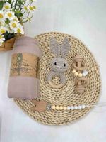 Coffret Cadeau Pleine Lune Transfrontalier pour Nouveau-né, comprenant un hochet gonflable en crochet animalier et un ensemble en bois avec une chaîne de sucette, Chine