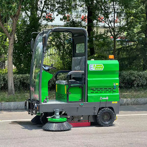 Rijd op een nieuwe, stuurwielbediende, elektrische, zelfrijdende, volautomatische wegveegmachine met drie borstels. - Product Image 2