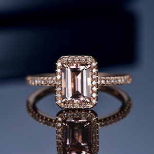 Venta al por mayor unisex plata morganita anillo Rosa chapado en oro Esmeralda corte compromiso halo para boda o fiesta - Product Image 2