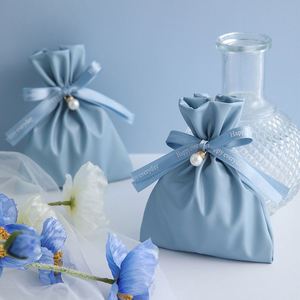 Bolsa de Regalo Azul Premium con Cinta de Perlas, Bolsa de Regalo de Cuero PU Mini de Diseño para Joyería, Dulces y Regalos de Boda - Product Image 1