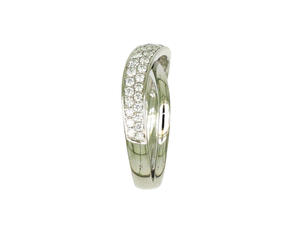 Bague double bande croisée en or blanc 18 carats entièrement pavée de diamants, bijoux minimalistes modernes de luxe pour femmes - Product Image 2