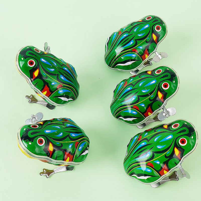 shop ⁑FROG⁑　giosアイローネ Amazon.com: HYSTYLE 6 Pcs Clockwork Spring Frog Toy Green