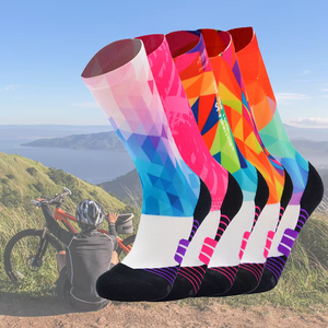 Logo personnalisé Chaussettes de sport antidérapantes multicolores pour la course à pied avec compression pour cyclisme - Product Image 4