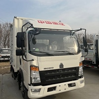 Camionnette fermée manuelle Sinotruk Howo 4X2 de haute qualité, châssis renforcé, pour le transport de légumes et de marchandises générales