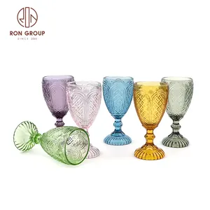 Prezzo di fabbrica all'ingrosso matrimonio vintage champagne colorato vetreria in rilievo tazza di vetro a buon mercato calici d'acqua blu
