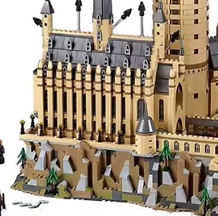 70043 Château H-o-g-w-arts -6020pcs