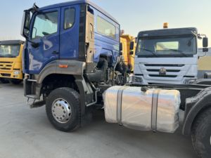 รถบรรทุกหัวลากมือสอง Sinotruk Howo NX 6x4 แบบหลังคาเรียบ พวงมาลัยซ้าย เครื่องยนต์ดีเซลยูโร 2 กำลัง 351-450 แรงม้า รับน้ำหนัก 31-40 ตัน เครื่องยนต์ Weichai สำหรับงานหนัก - Product Image 4