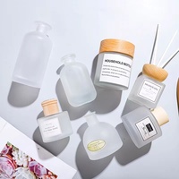 Vente en gros 100ml 120ml 300ml Bouteille vide de luxe en verre de diffuseur de parfum blanc givré avec couvercles à vis