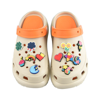Vente directe d'usine accessoires de chaussures de créateurs en gros breloques de chaussures mignonnes en vrac décorations de chaussures variées pour sabots