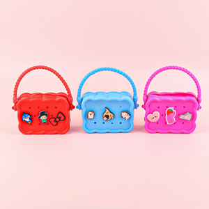 Bolsos de silicona bonitos para niños al por mayor - Bolsos cruzados de un solo hombro para teléfono móvil, uso en exteriores y playa con dijes DIY - Product Image 4