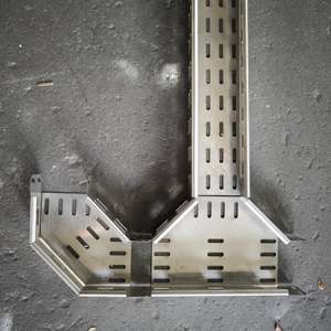 BESCA Modello BT Ponte per Cavi Dritto Tipo Vassoio in Lega di Alluminio Ventilato con Superficie Zincata Capacità 22 Pezzi - Product Image 2