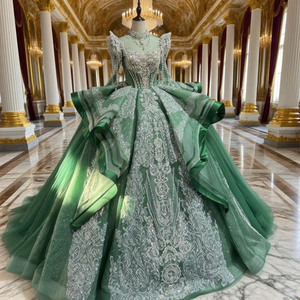 Vestido Verde de Quinceañera para Fiesta de 15 Años con Flores, Lentejuelas y Encaje, Modelo JXS03 - Product Image 5
