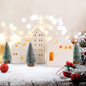 Casas de Pueblo Navideñas de Cerámica Nórdica Blanca Hechas a Mano con Iluminación LED, Certificadas por BSCI, Impresas con Serigrafía - Product Image 2