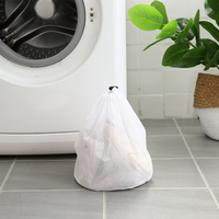 Sac à linge en filet de nylon réutilisable à cordon de serrage, sac de lavage domestique en maille grossière pour vêtements, vente en gros à prix réduit
