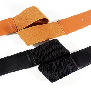 Vente d'usine <span class=keywords><strong>Ceinture</strong></span> élastique en cuir PU pour femmes Couleur noire avec grande <span class=keywords><strong>boucle</strong></span> en alliage d'or Motifs en relief Prix bon marché - Product Image 4