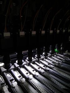 ماكينة انتقاء مكان أوتوماتيكية صغيرة تعمل بضوء Led مع 8 رؤوس عمل من HUAI Guochuang ، ماكينة رقاقة <span class=keywords><strong>BGA</strong></span> SMD - Product Image 3