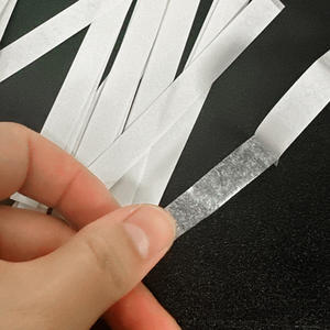 Bandes de ruban adhésif double face fines et polyvalentes, faciles à <span class=keywords><strong>d</strong></span>échirer, pour projets de bricolage, scellage <span class=keywords><strong>d</strong></span>'enveloppes, montage de photos, organisation domestique - Product Image 1